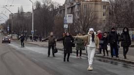 “Mucha gente tiene miedo e intenta marcharse”: Los ucranianos sobre la situación del país