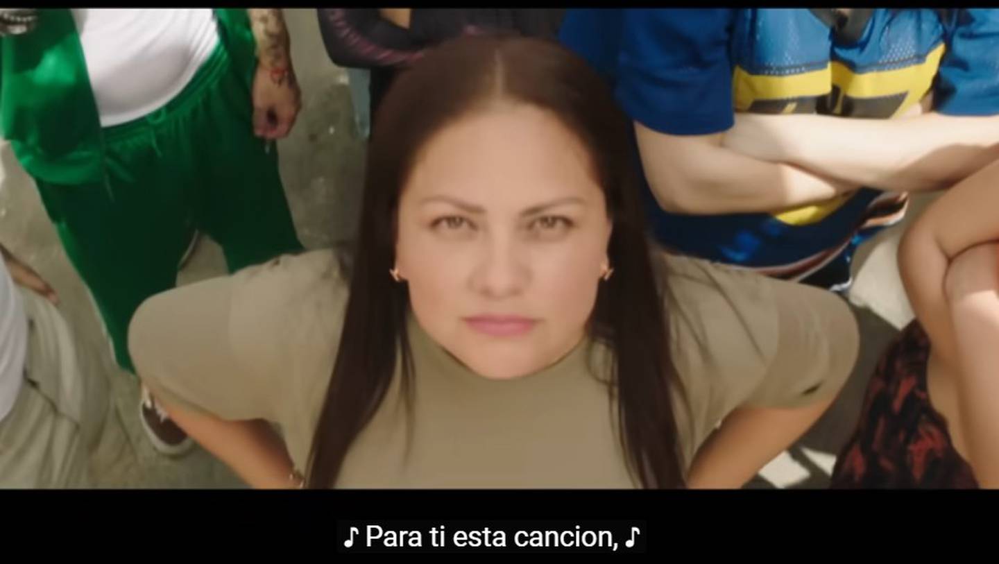 La niñera Lili Melgar sólo aparece cinco segundos en el nuevo videoclip 'El Jefe' de Shakira, pero este tiempo bastó para desatar la polémica sobre el despido que le hizo Piqué