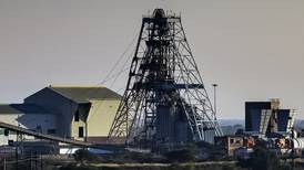 Aumentan los muertos traer elevador caer al vacío en mina en Sudáfrica
