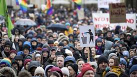Miles de personas, incluido el canciller, protestan contra la ultraderecha en Alemania