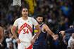 NBA suspende a jugador de los Raptors por compartir información a apostadores deportivos