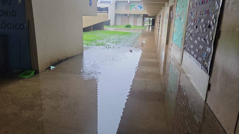 Escuela inundada