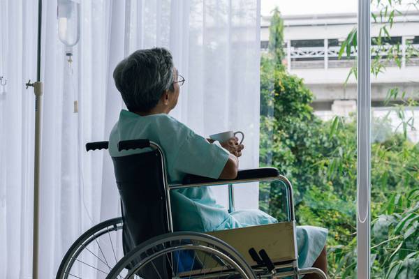 Familia tomará acción legal contra responsables por abandonar pacientes mayores en hospitales