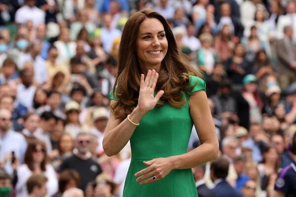 Difunden primeras fotografías de Kate Middleton desde su operación