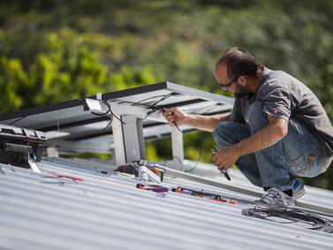 Departamento de Energía federal revela los embajadores solares que ayudarán en la instalación de placas solares en la isla   
