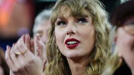 X restaura búsquedas de Taylor Swift tras imágenes explícitas falsas