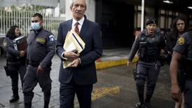 Fiscal en Guatemala pide 40 años de prisión para director de diario que cerró por presiones políticas y financieras