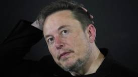 Musk demanda a OpenAI y su director por traicionar meta de beneficiar a la humanidad