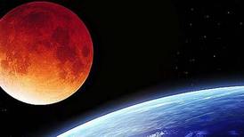 Prepárate para el eclipse lunar total este martes, el regreso de la ‘luna de sangre’