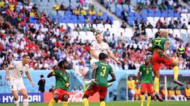 Serbia y Camerún empatan en partido lleno de goles e intensidad 