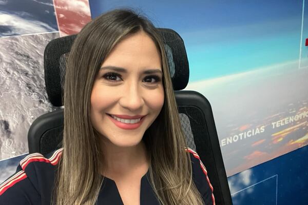 Zamira Mendoza termina sus estudios en meteorología