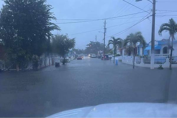 ¡Precaución! Reportan carreteras inundadas por fuertes lluvias