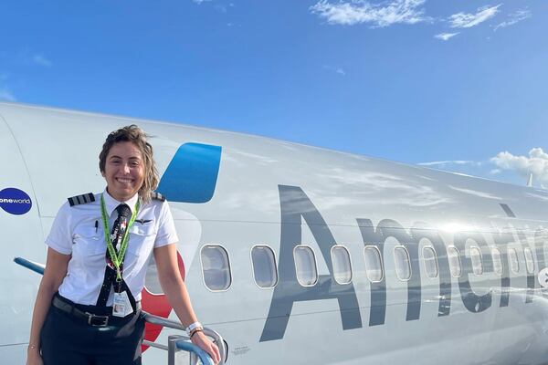 Mujer piloto gurabeña hace su primer aterrizaje en Puerto Rico