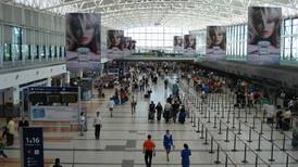 Investigación refleja un gran grado de insatisfacción de viajeros en los aeropuertos norteamericanos en este 2022