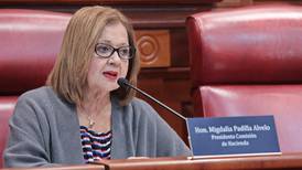 Senadora asegura que no había necesidad de presentar un sustitutivo del presupuesto