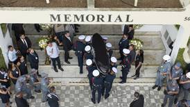 Pelé recibe el último adiós; sus restos fueron sepultados tras homenajes