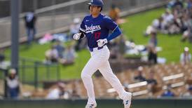 Shohei Ohtani batea jonrón de dos carreras en su debut de pretemporada con Dodgers