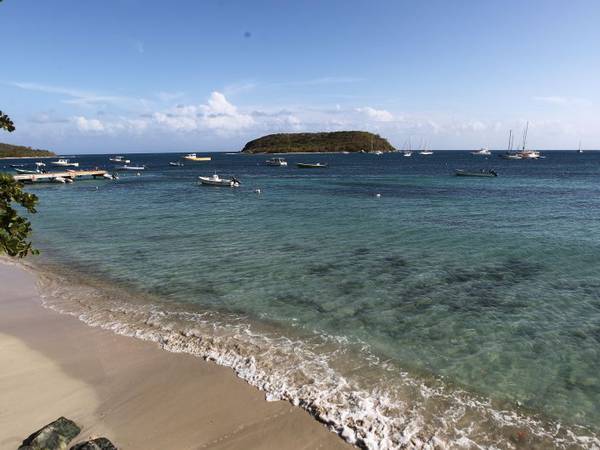 Advierten sobre corrientes marinas amenazantes en playas del norte y este de Puerto Rico