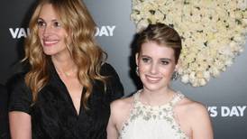 Emma Roberts y la presión de estar a la altura de su tía Julia Roberts