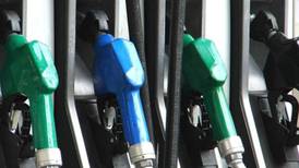 Siguen sin bajar los precios de la gasolina