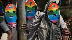 Uganda aprueba la pena de muerte a quien se identifique como LGBTQ