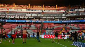 ¿Por qué desnudaron a los aficionados agredidos en el Estadio Corregidora de Querétaro?