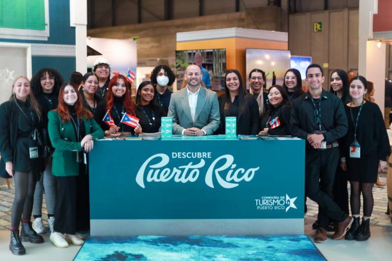 Arnaldo Santiago resalta la proyección de Puerto Rico en la Feria Internacional de Turismo (FITUR) en España.