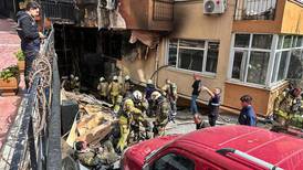 Incendio en club nocturno de Estambul en remodelación deja 29 muertos