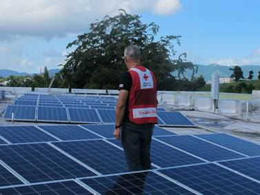 Comienza instalación de placas solares en escuela de Salinas