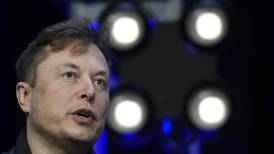 Elon Musk obtiene más de siete millones de dólares para comprar Twitter