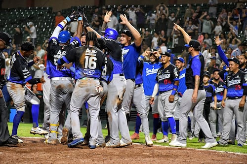Cangrejeros de Santurce y Leones de Ponce avanzan a la Serie Final de la Liga de Béisbol Profesional