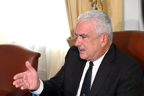 “Eso es mentira”: Rivera Schatz arremete contra Joseph González por ascenso de agente