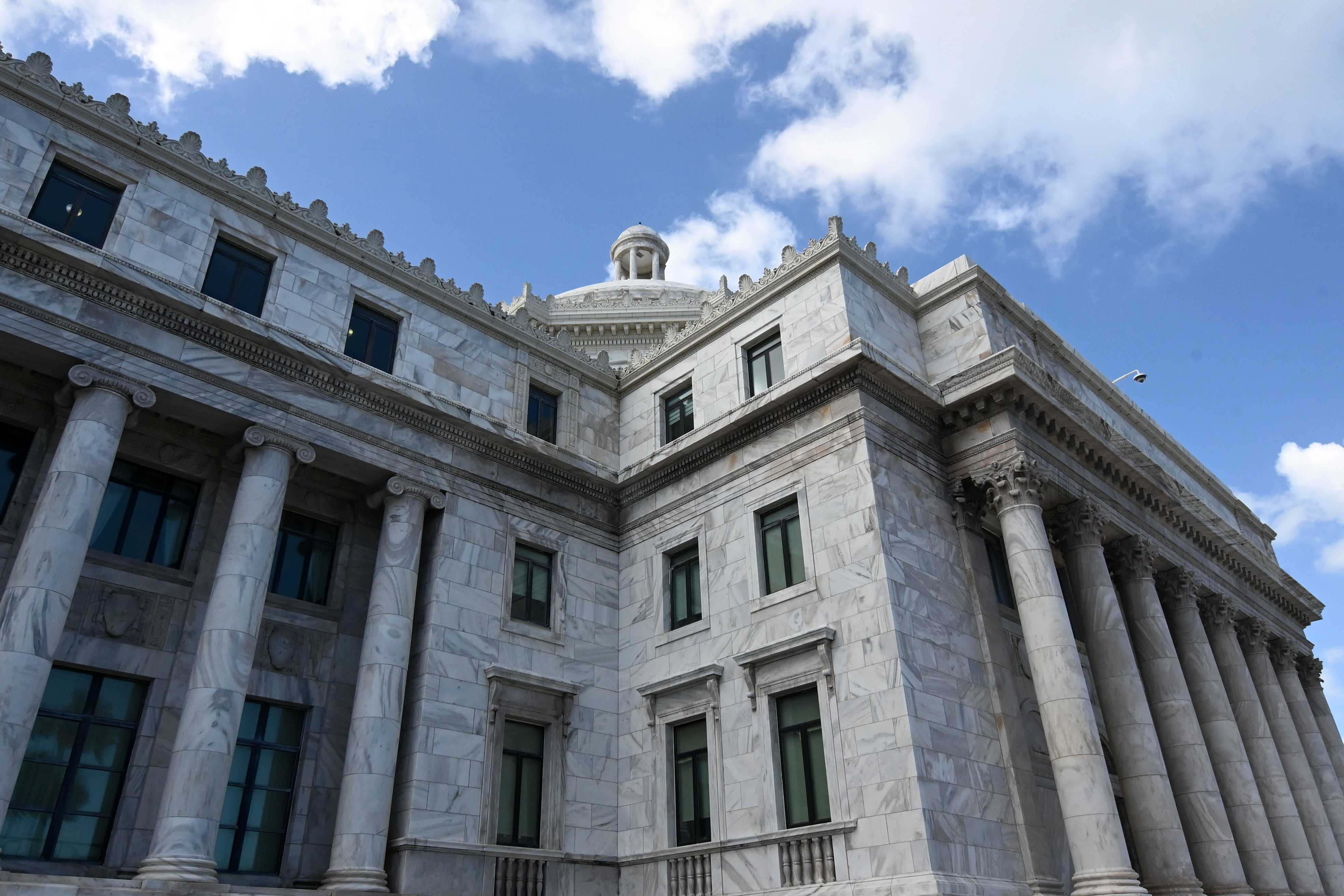 Citados el Zar de Energía, AEE y Negociado para evaluar propuestas que mitiguen posibles alzas en factura luz