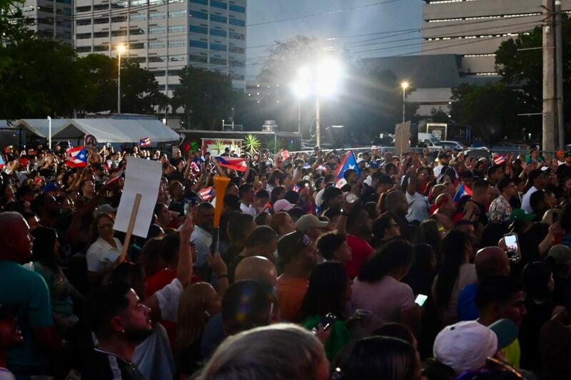 Boricuas ven La Casa de los Famosos