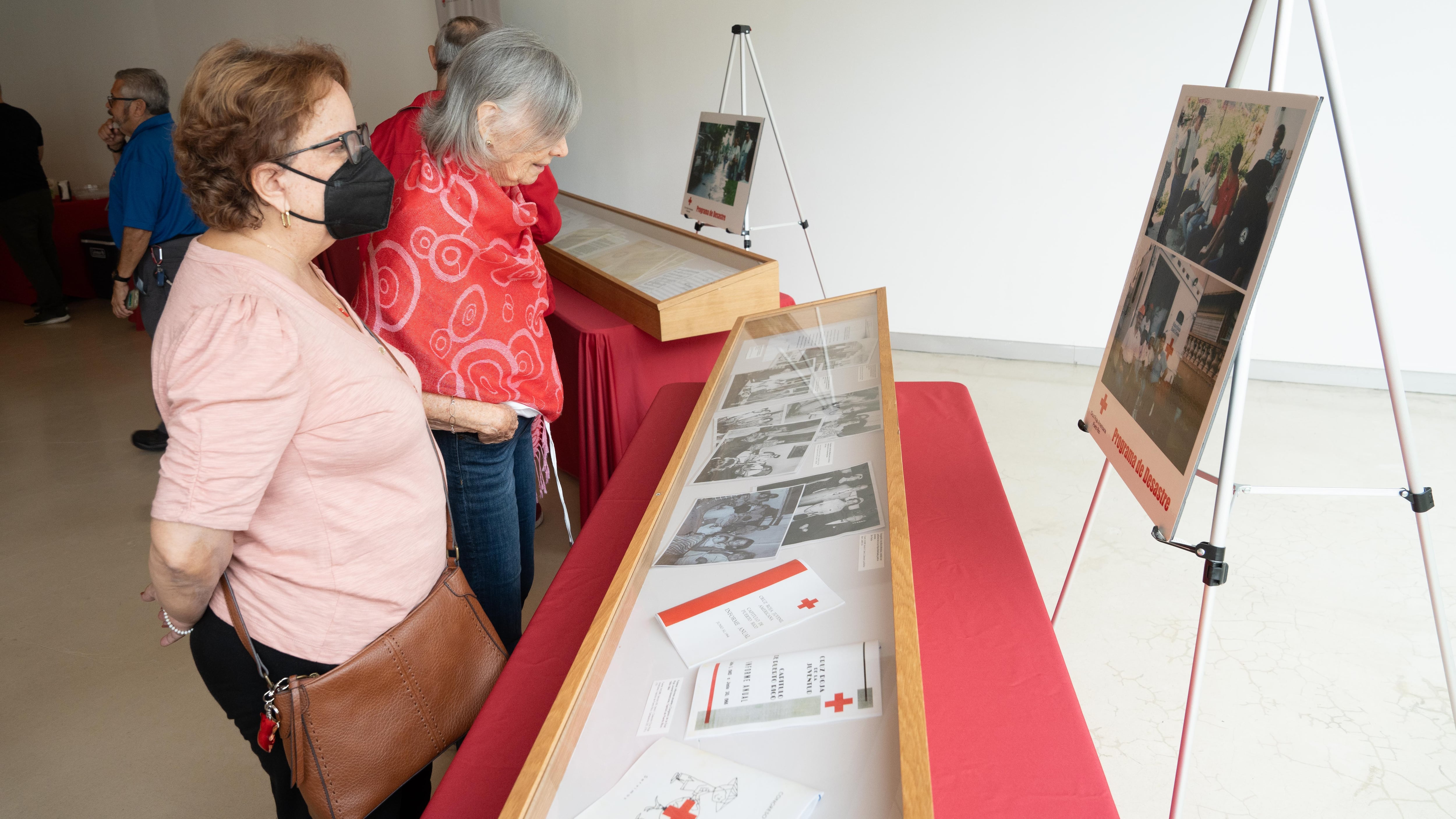colección de archivos históricos de la Cruz Roja en la Fundación Luis Muñoz Marín