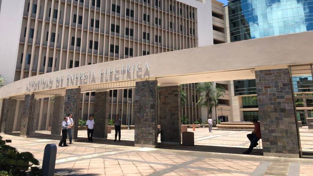 Deuda. La Autoridad de Energía Eléctrica acumula deudas de sobre $70 mil millones. / archivo