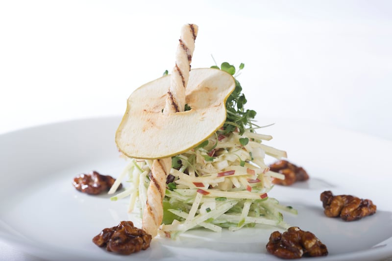 La ensalada es una de los platos más populares y consumidos, y se dice que en cada país hay al menos una versión de este alimento. Fotos: Freepik, Pexels, Unsplash, Creative Commons y Pixabay.