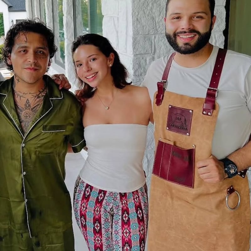 Ángela Aguilar desata sospechas de embarazo por esta foto