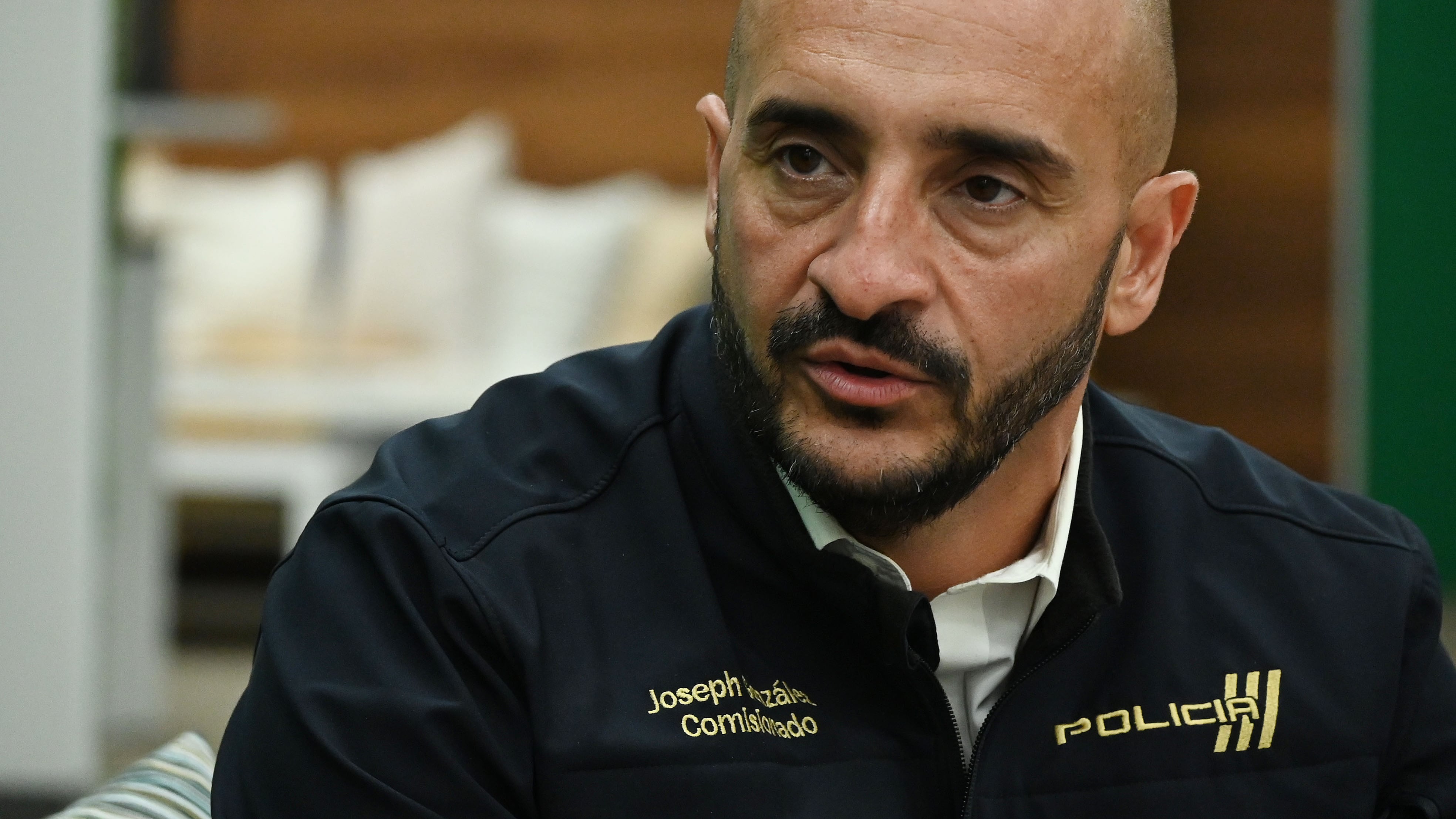 Entrevista al Comisionado de la Policía, Joseph González