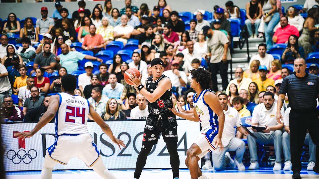 Gigantes de Carolina vs. Osos de Manatí