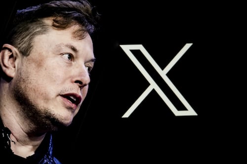 Elon Musk dice que los robots podrán actuar en contra de los intereses humanos en un futuro