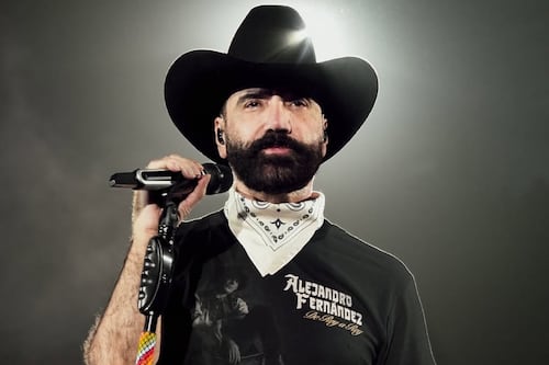 Alejandro Fernández sorprende con divertida confesión sobre su cumpleaños que pocos esperaban