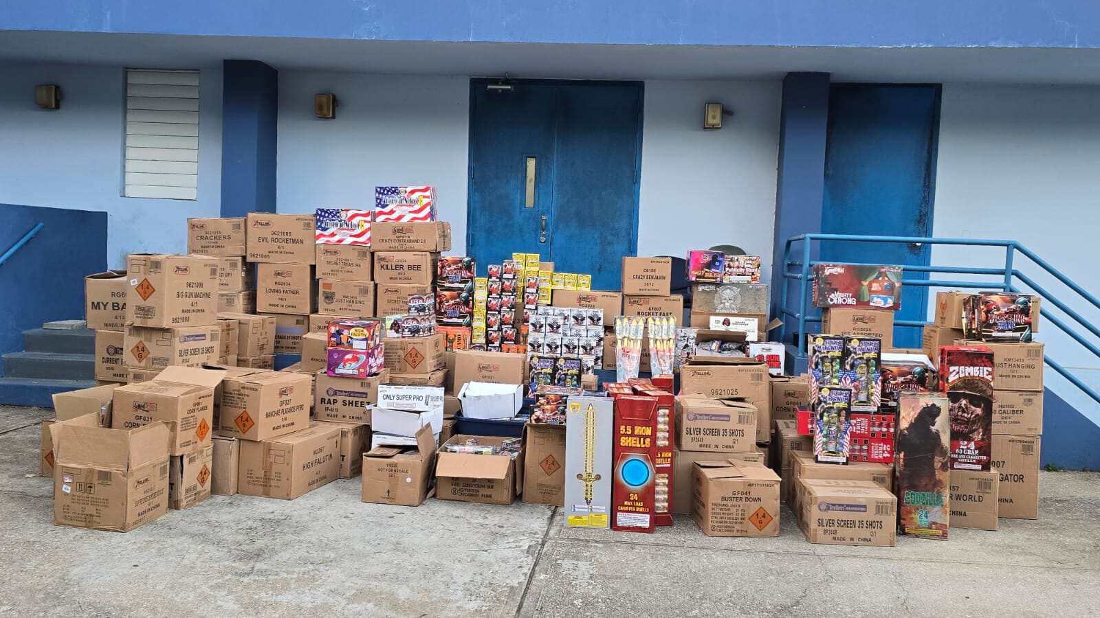 ocupan gran cantidad de pirotecnia en una casa en Morovis