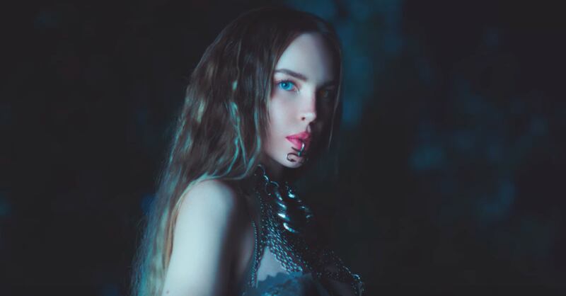 "Qué gatos son los que visten Loro Piana".