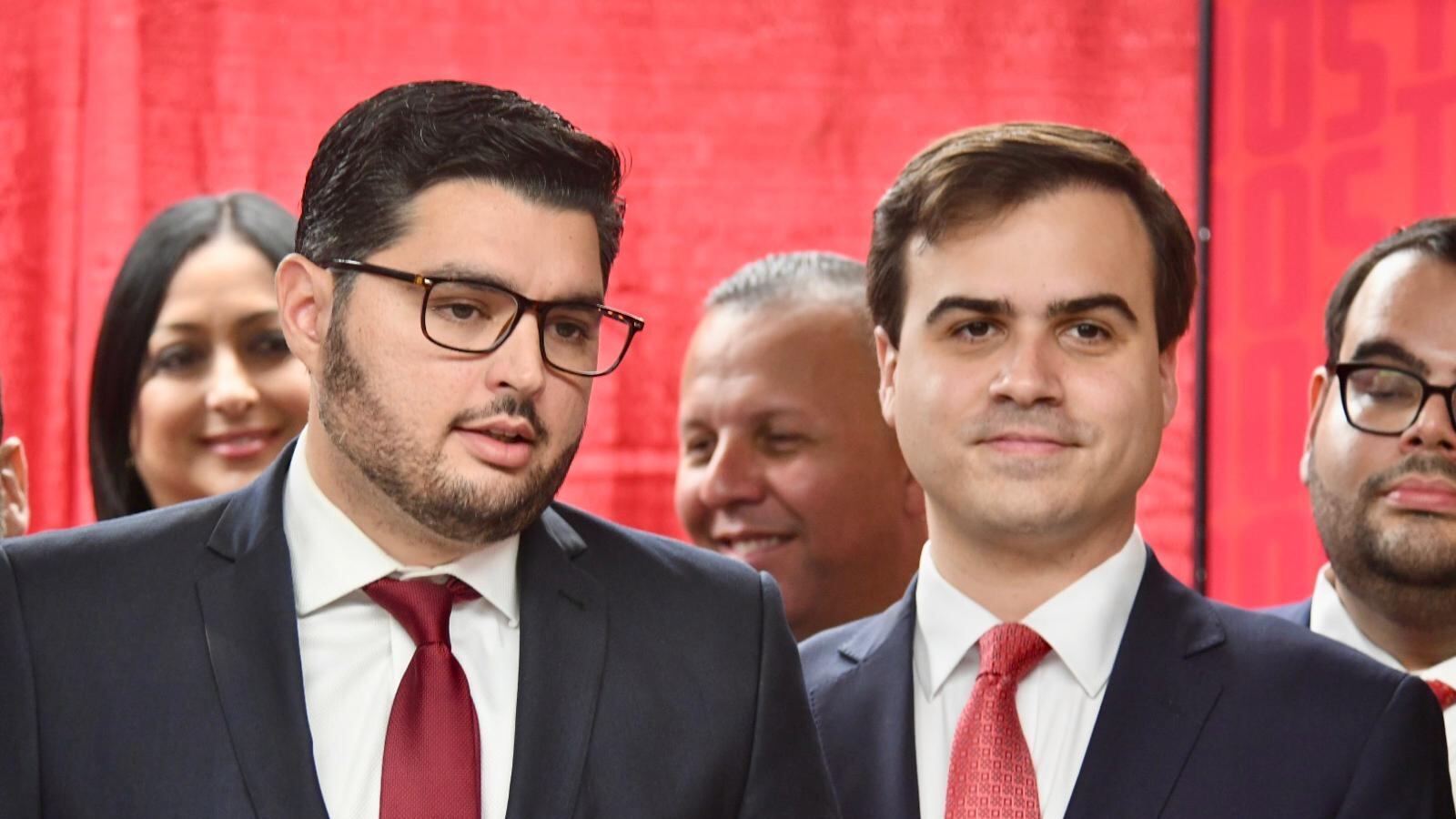 El presidente del PPD, Pablo José Hernández, Manuel Calderón Cerame como secretario general de la colectividad, Ernesto González como comisionado electoral y Ramón Luis Hernández como comisionado electoral alterno.