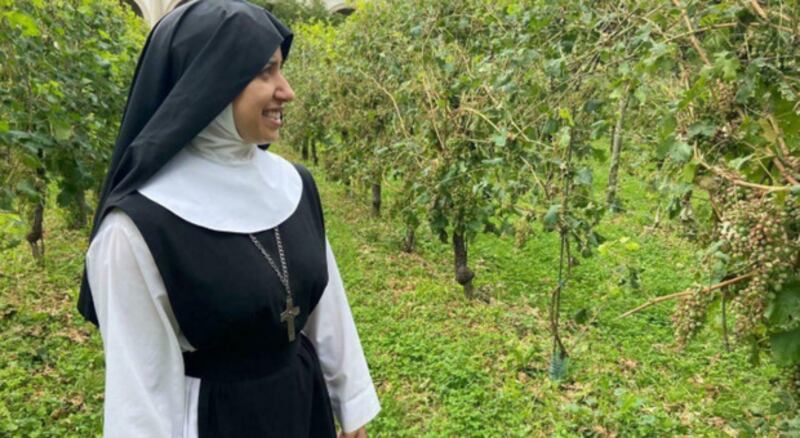 Aline Pereira Ghammachi, denunció públicamente su expulsión del monasterio cisterciense de clausura de los Santos Gervasio y Protasio, en Italia, por ser atractiva