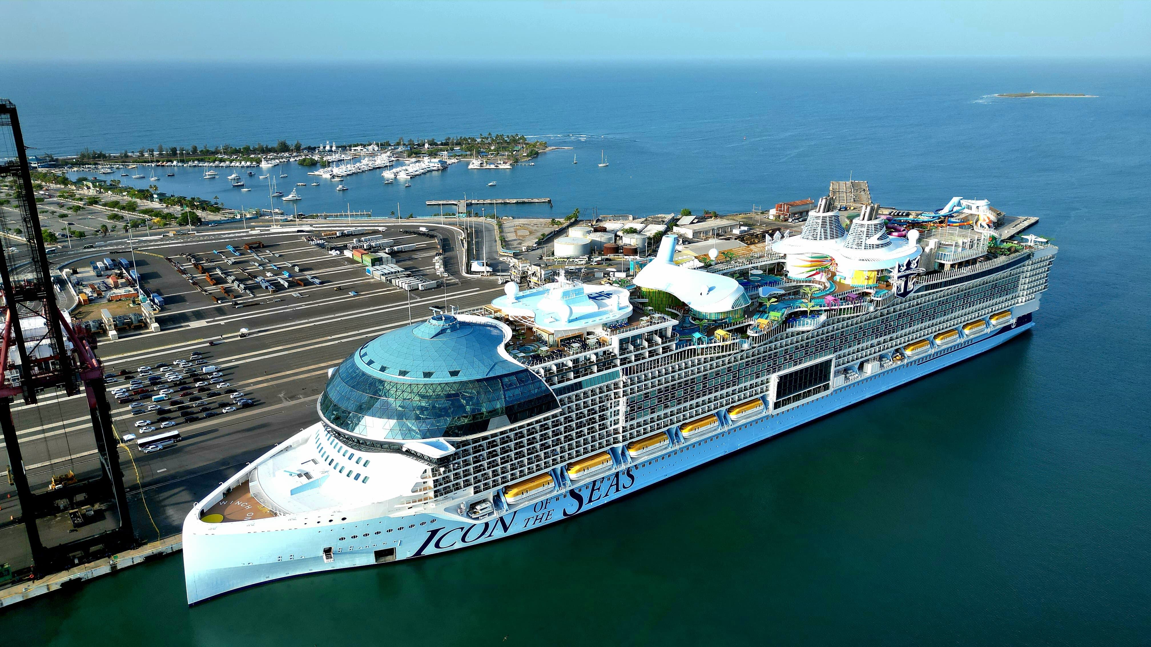 El mega crucero visitó el puerto de Ponce, se estima que aporte 4 millones de dólares e la economía.