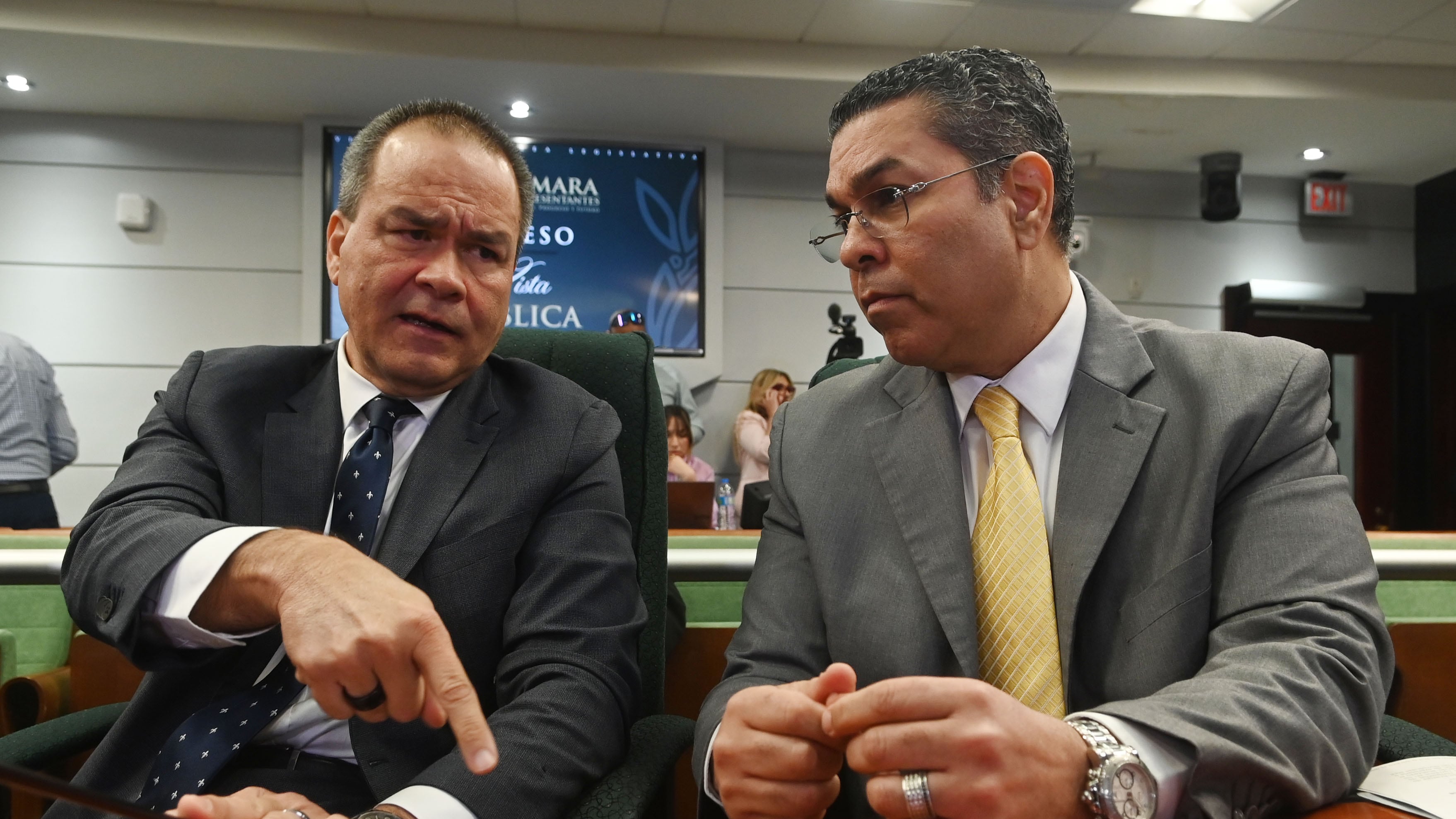 El presidente del Negociado de Energía (NEPR), Edison Avilés Deliz y Josué Colón Zar de Energía