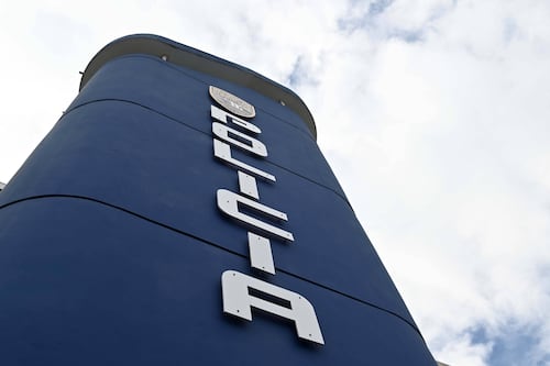 Turista de Filadelfia enfrenta cargos por violencia de género en hotel del Condado