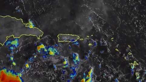 Humedad asociada a una depresión tropical provocará aguaceros.